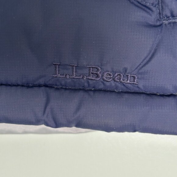 LL Bean Ws down vest, medium, navy, great condition - Picture 9 of 10